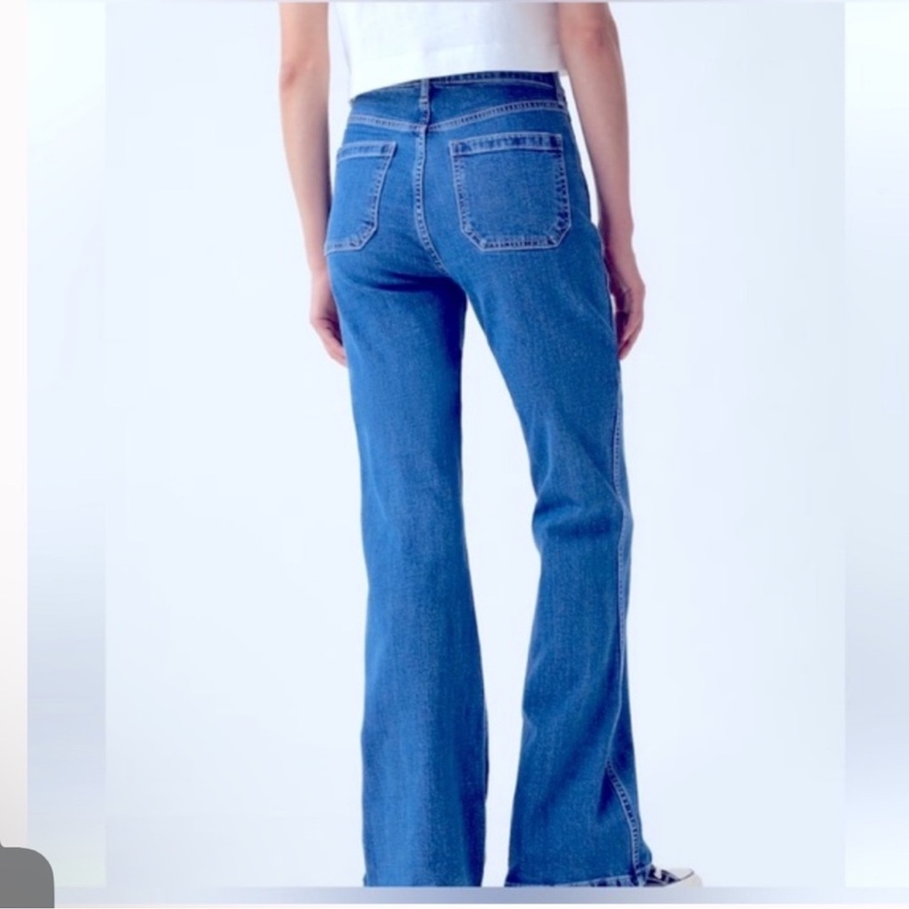 Gap Women’s 70’s Flare Jeans Sz 4/27 Regular High Rise Front Pockets Light Wash - Picture 2 of 9